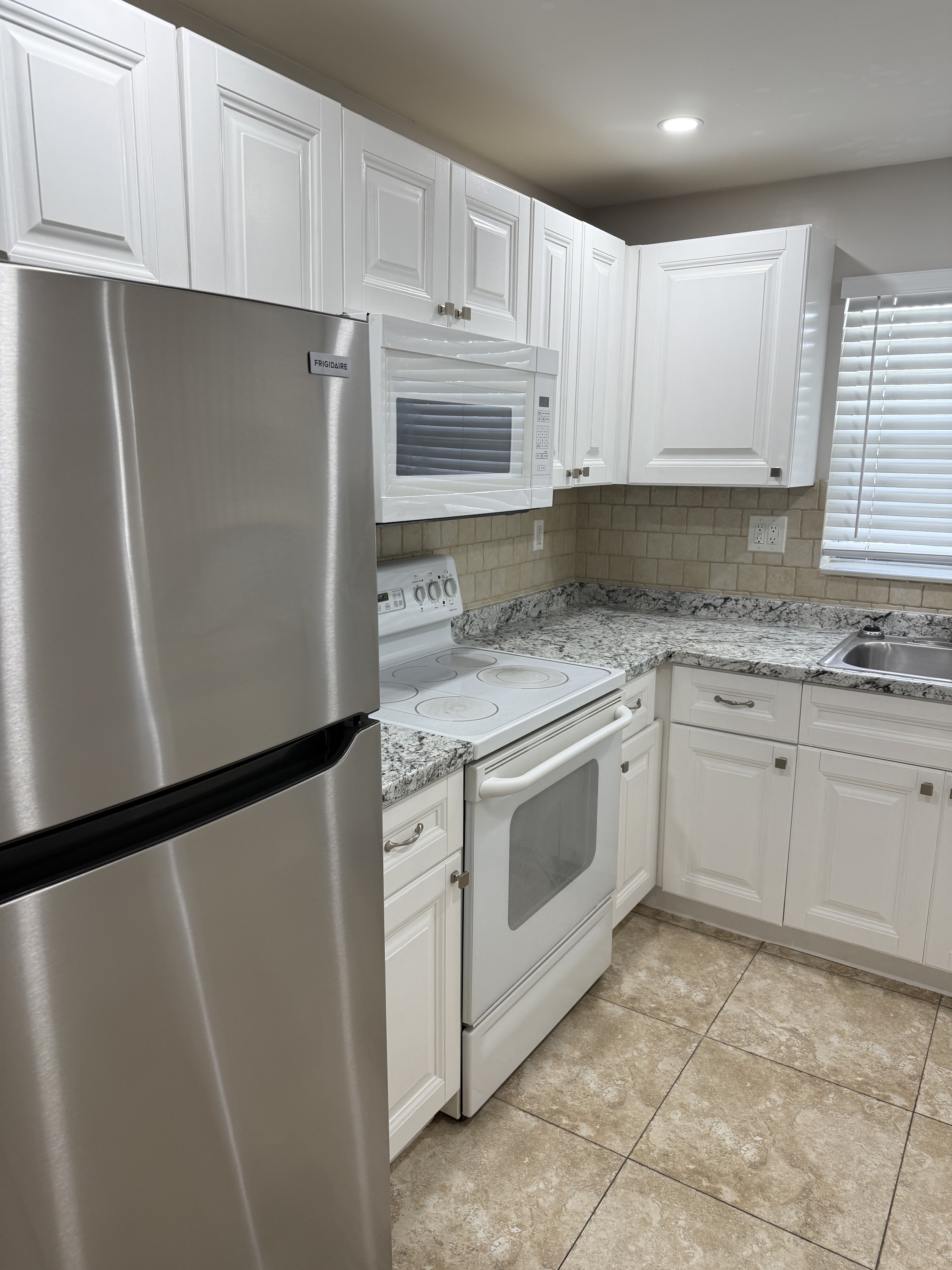 320 SE 11TH AVE - 205