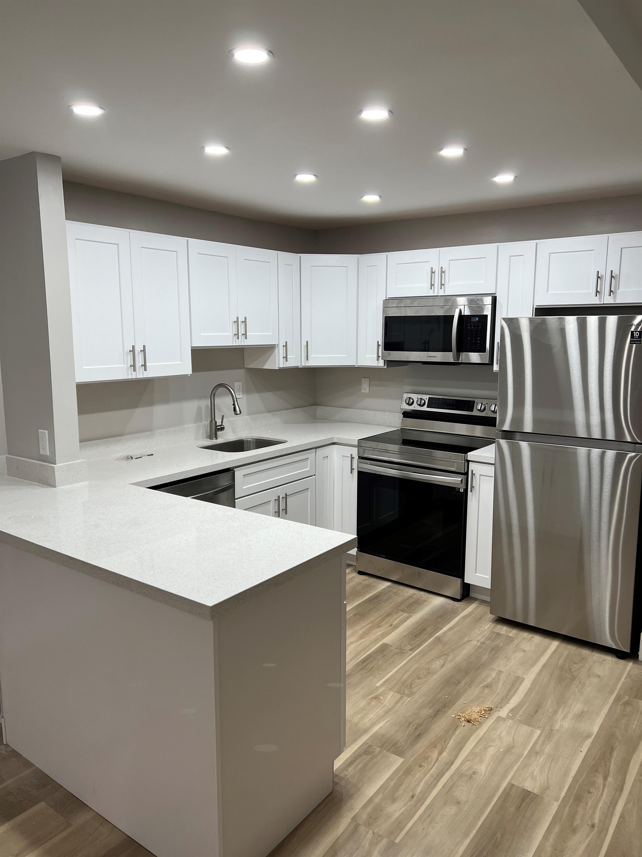 320 SE 11TH AVE - 201