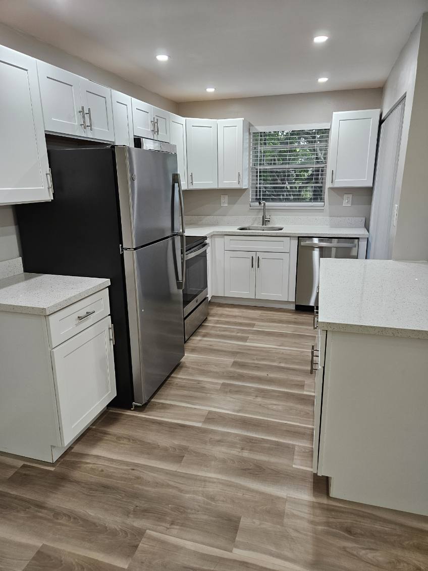 320 SE 11TH AVE - 203