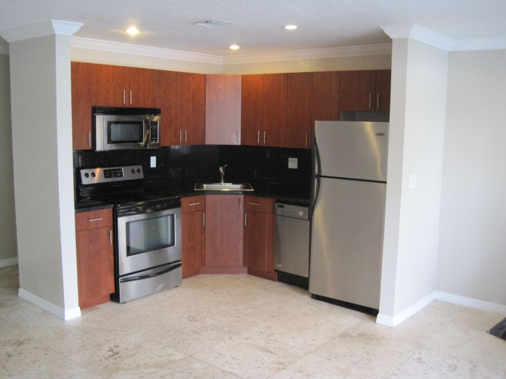 1492 HOLLY HEIGHTS DR